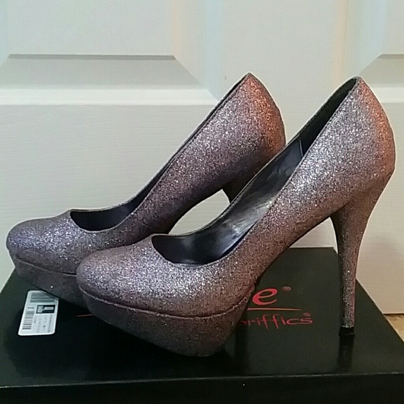 *GLITTER* Pumps - Picture 2 of 2