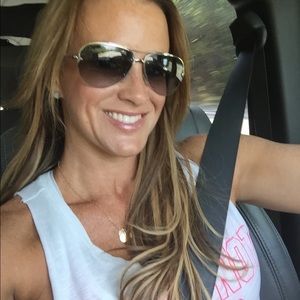 Meet your Posher, Lori