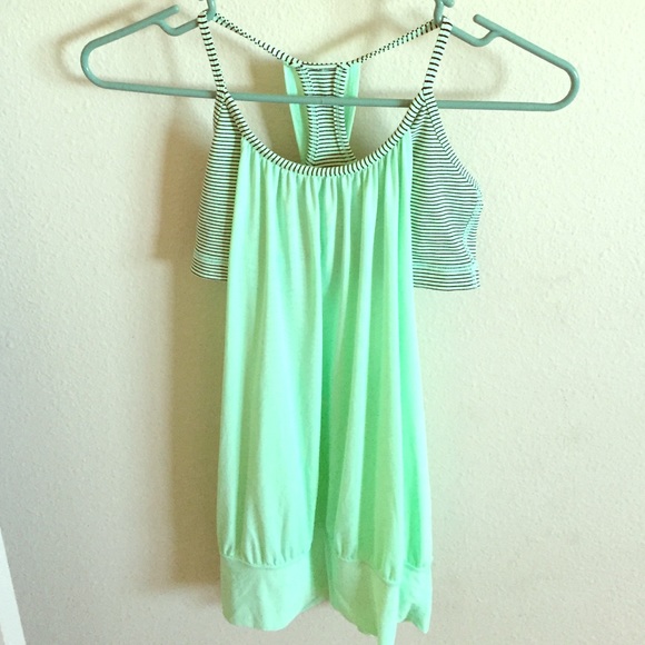 LULULEMON WORKOUT TOP!