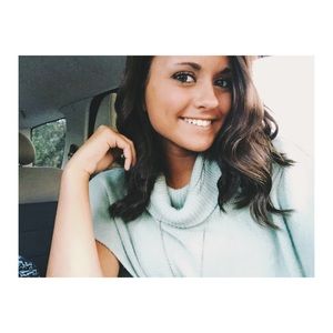 Meet your Posher, Alexis