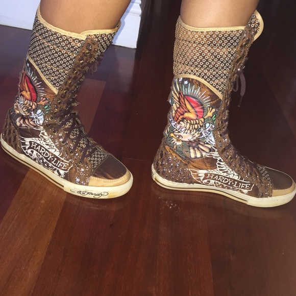 Ed hardy high tops size 7 great pre owned conditio