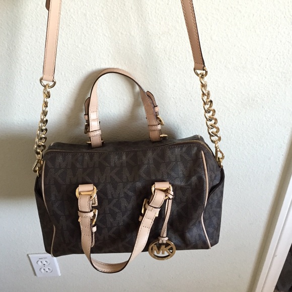 MICHAEL KORS PURSE!