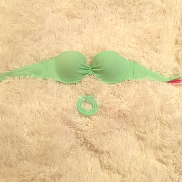 VICTORIAS SECRET bathing suit top