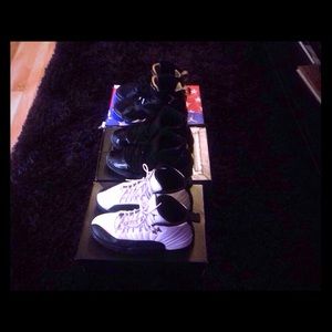 Jordan 12(size:9), Jordan 11(size:8.5)
