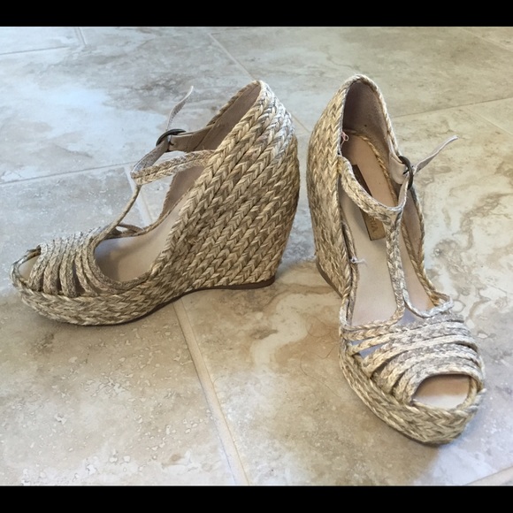 BCBG wedge heels size 6!
