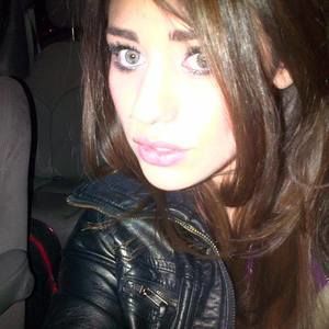 Meet your Posher, Zaira