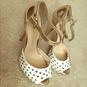 Rock and republic heels w peep toe gold and white
