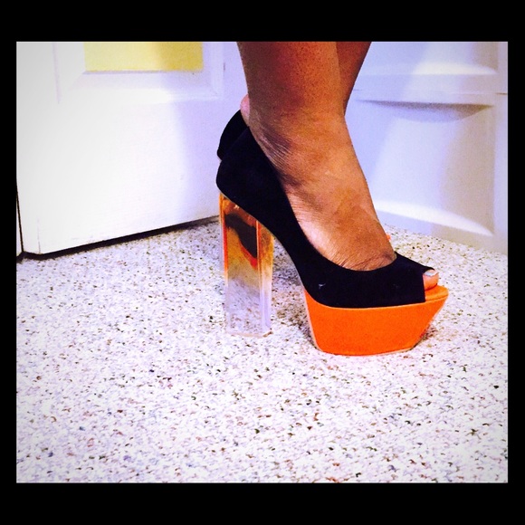 Orange and black heels CREEPY!!!! 🎃🎃🎃