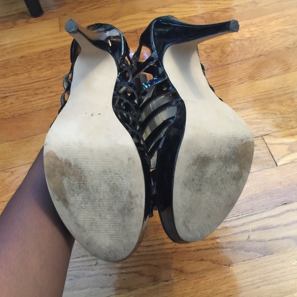 Heels - Picture 3 of 3