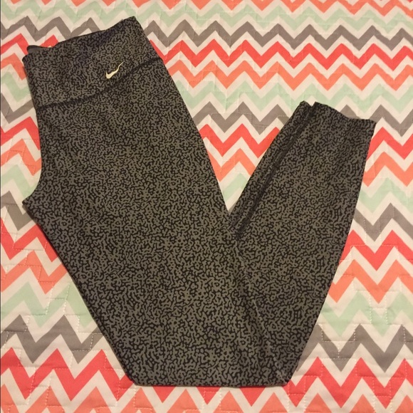 Nike leggings size M.