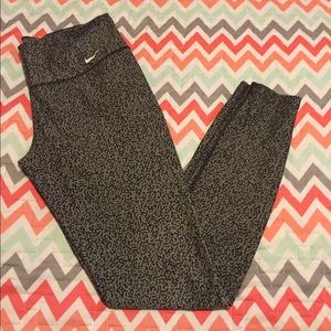 Nike leggings size M.