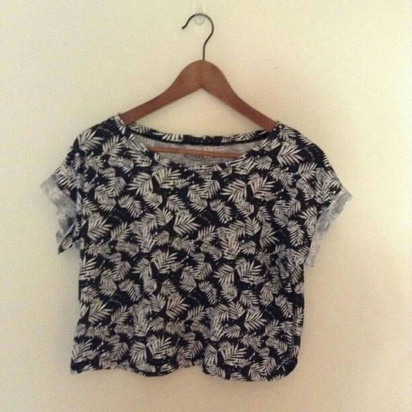 black and white palm cropped t