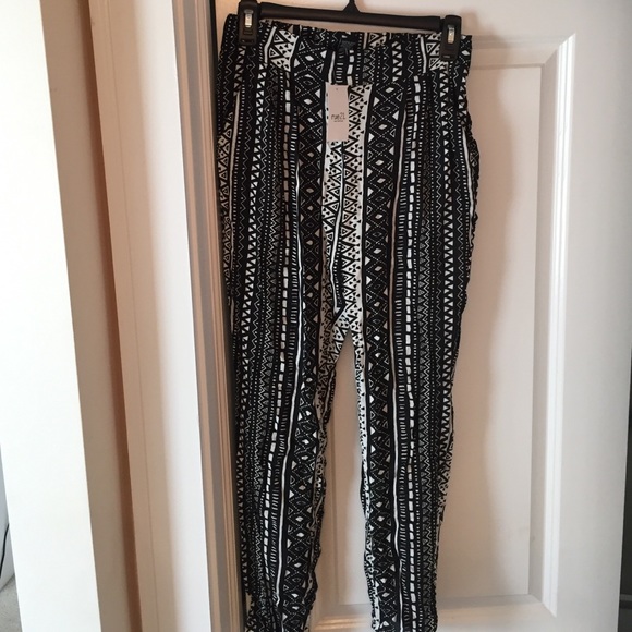 Black && White Aztec Harem Pants💙