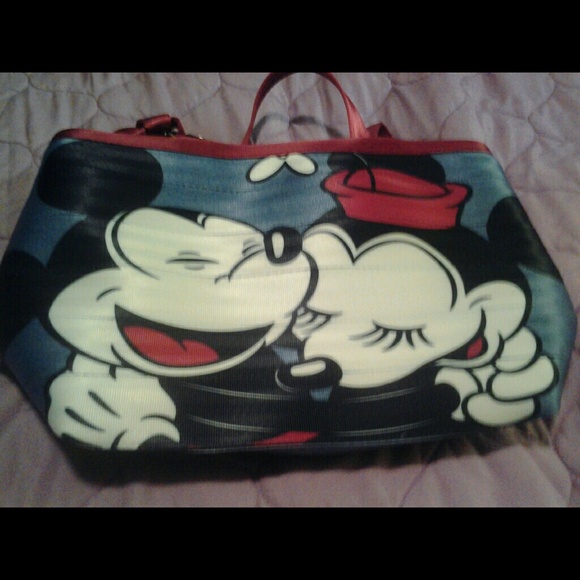 Harveys Disney mickey loves Minnie Tote