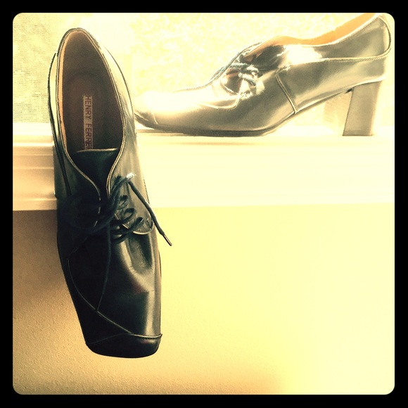 Henry Ferrera Oxfords - size 8