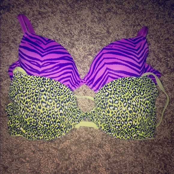 🎀 Two Victoria's Secret bras! 🎀