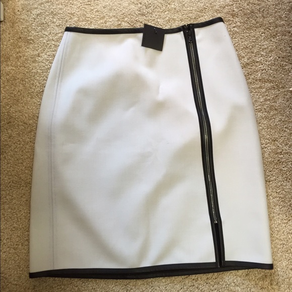 Club monaco skirt size 0! NWT!