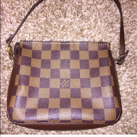 ******SOLD********Authentic LV pouchette