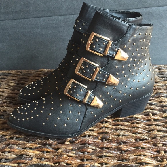 💔SOLD💔 Black Studded Buckle Ankle Boots