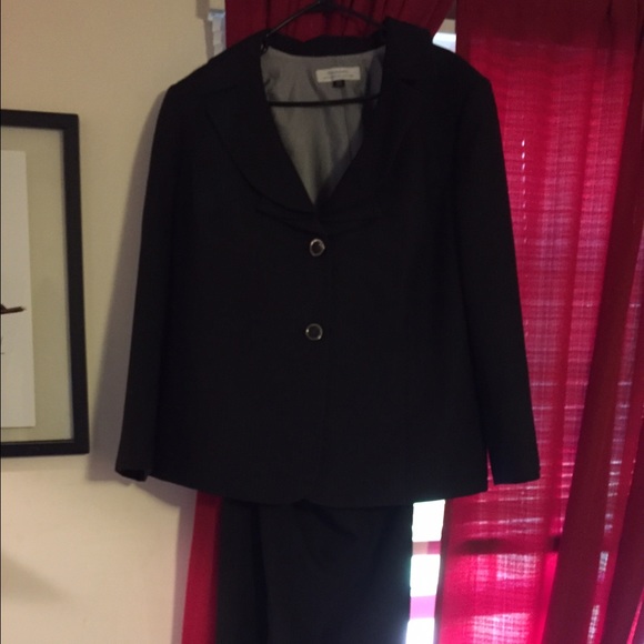 Tahari Woman's Pant Suit