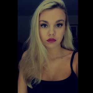Meet your Posher, Anna logan