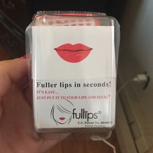 Fuller lips lip plumper