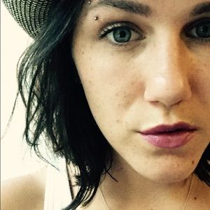 Meet your Posher, Amelia