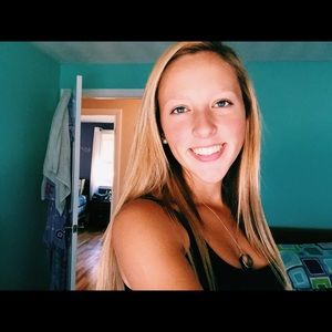 Meet your Posher, Hannah