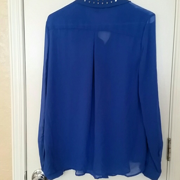 Stud blouse size LARGE! ! - Picture 4 of 4