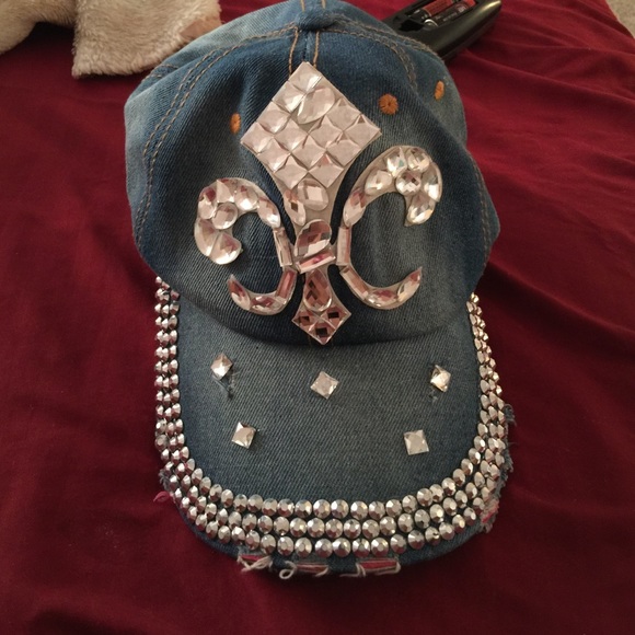 Never worn jean type hat