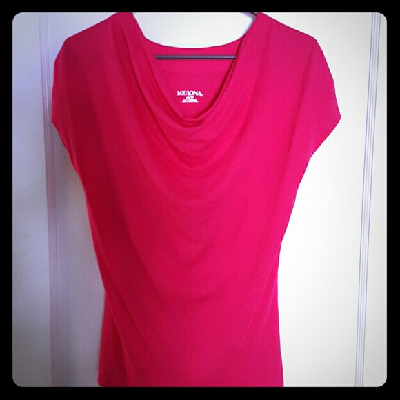 Scoop neck top