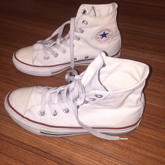 White size 6 wo high top converse!