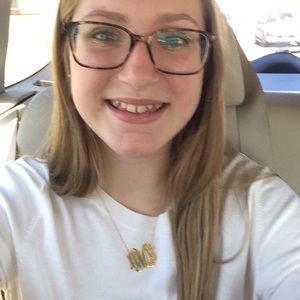 Meet your Posher, Maci