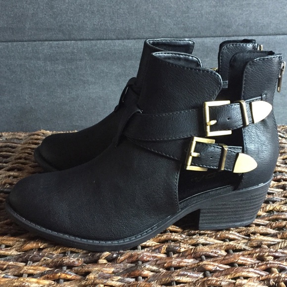 💔SOLD💔 Black Cut Out Ankle Boots