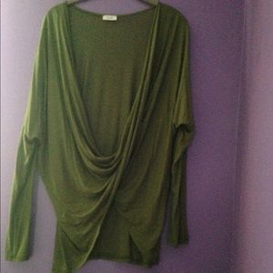 Gorgeous low cut fall top