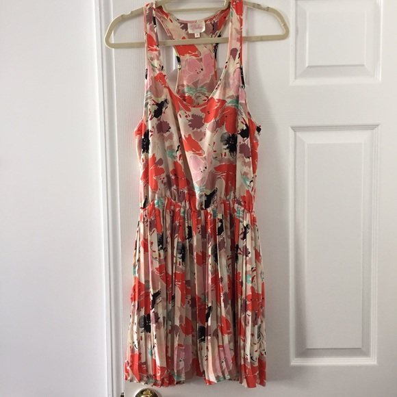 Pleated racetrack floral dress