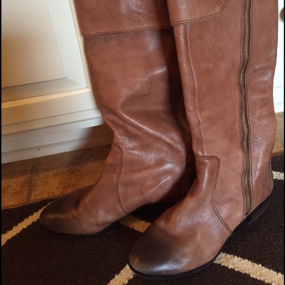 Antonio Melani, Tall two tone boots