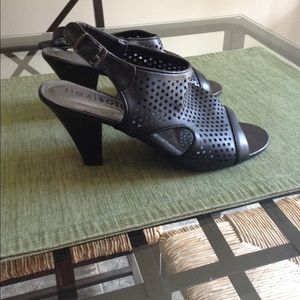 🔴Black soft leather heels