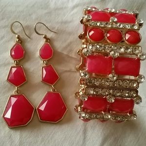Fancy earrings and bracelet