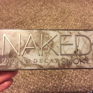⚡️SOLD! ⚡️Authentic Urban Decay Naked Smoky Pallet