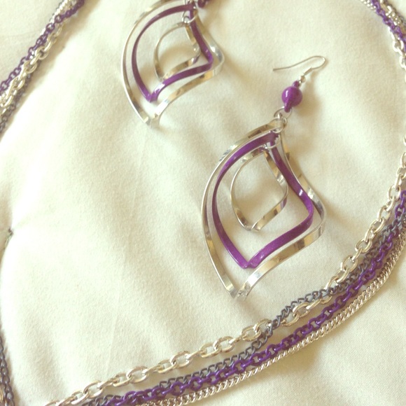 Set of purple/silver jewelry