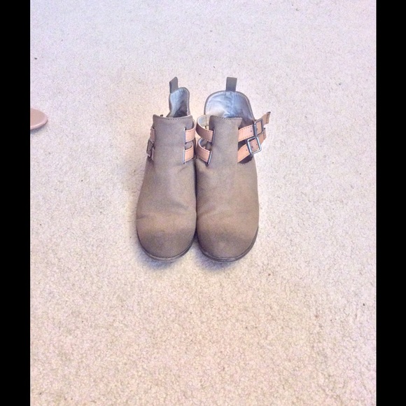 Strappy booties - Picture 2 of 2