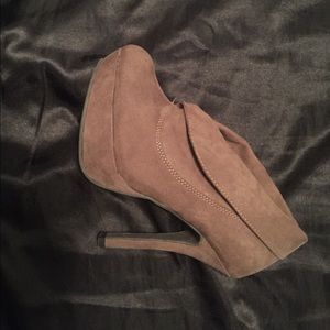 Gray/brown booty heels