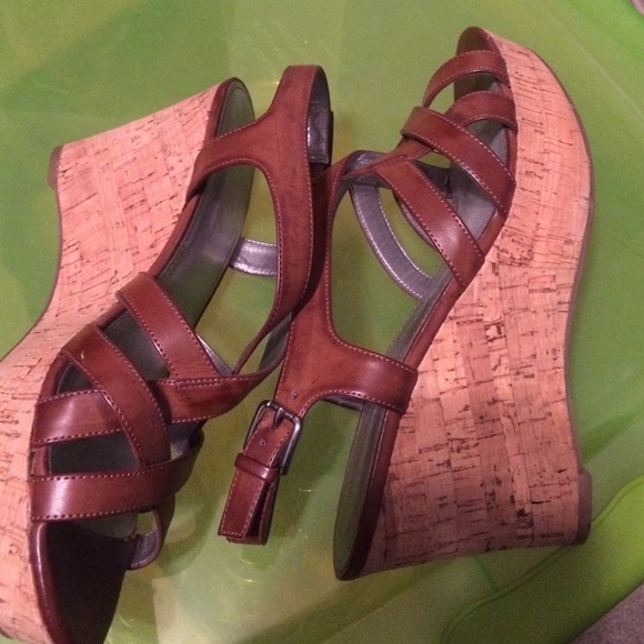 Shoes - Picture 3 of 4