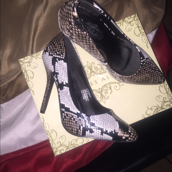 Snake skin pumps