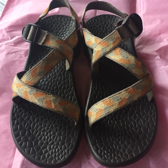*****SOLD****** Super cute chevron Chacos!