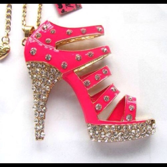 Betsey Johnson Jewelry - ❌Final Markdown❌ Large Betsey Johnson Necklace