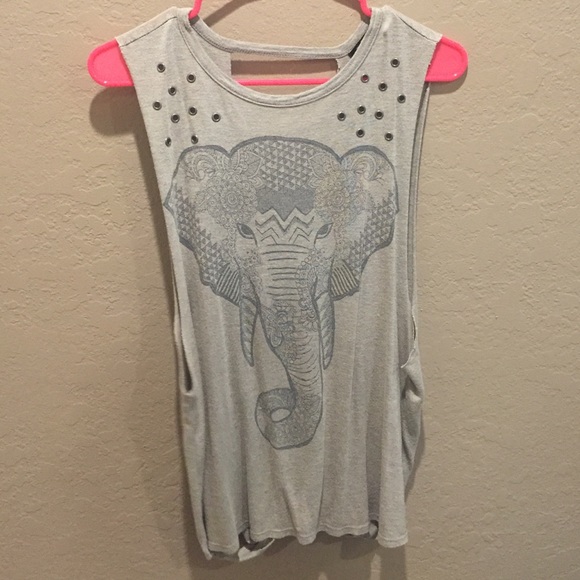 Tops - Tan/beige T-shirt