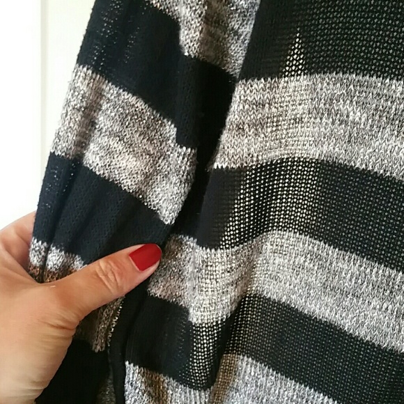 Sweater - Picture 4 of 4