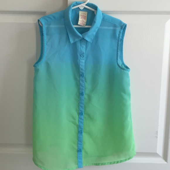 Sleeveless sheer collared shirt